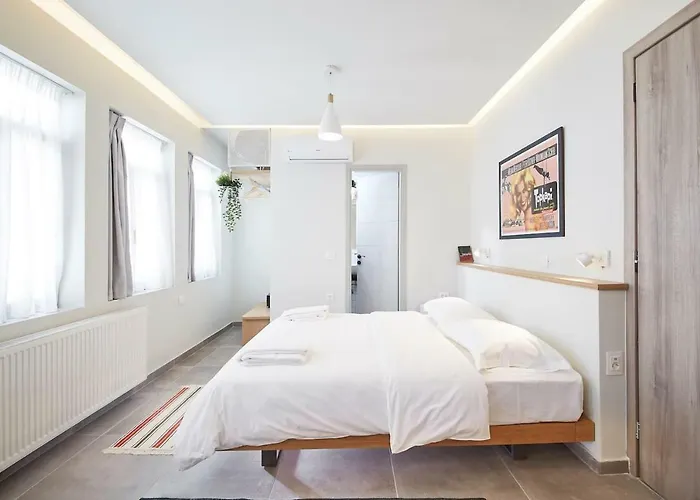Stay In A Hip Decorated Studio Near Acropolis!